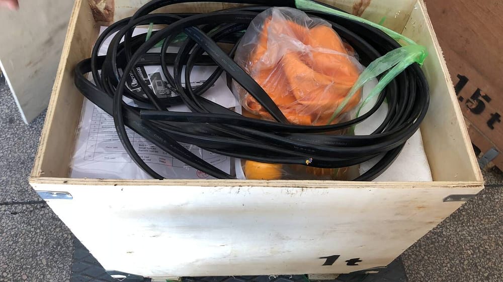 Electric chain hoist package