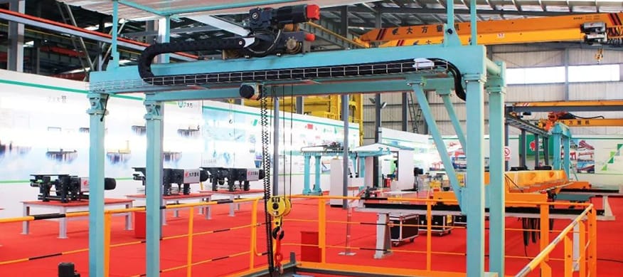 Intelligent crane banner