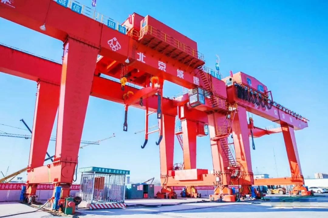 Tunnelling shield gantry crane