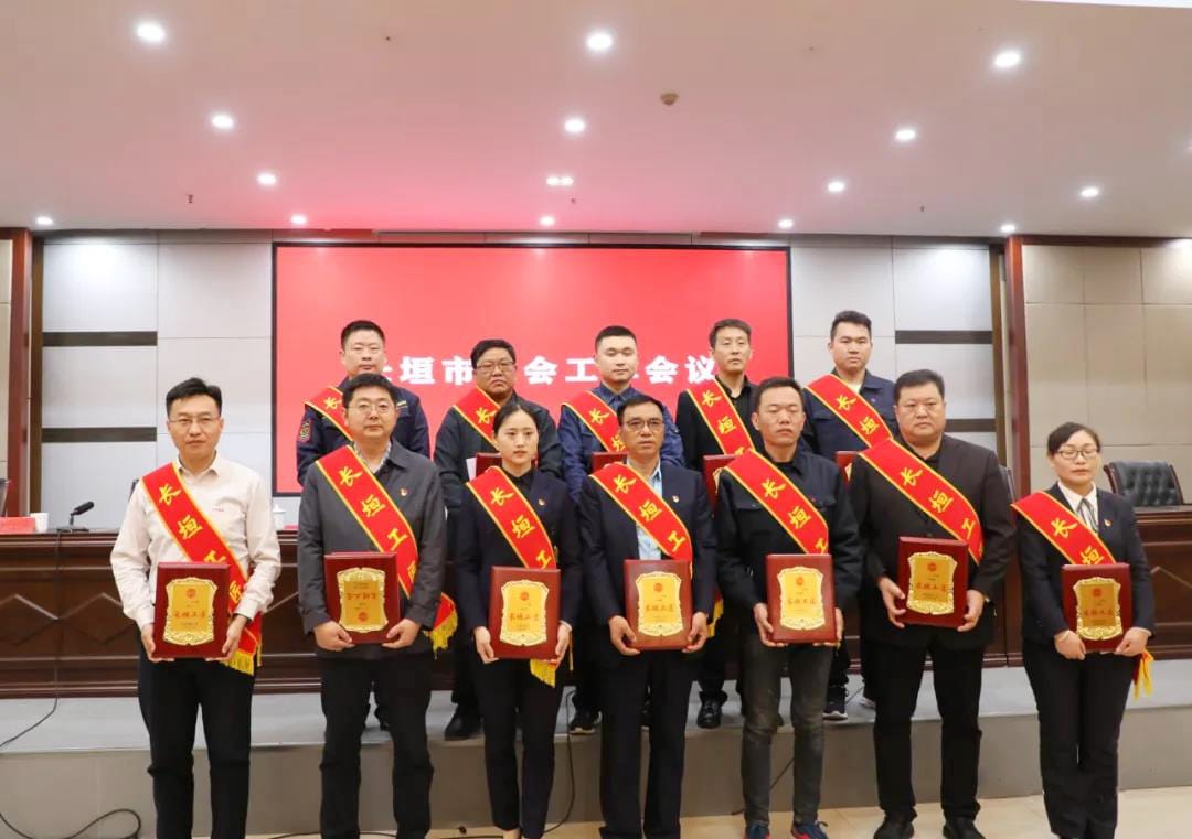 Teng Yun was awarded the honorary title of Changyuan Craftsman