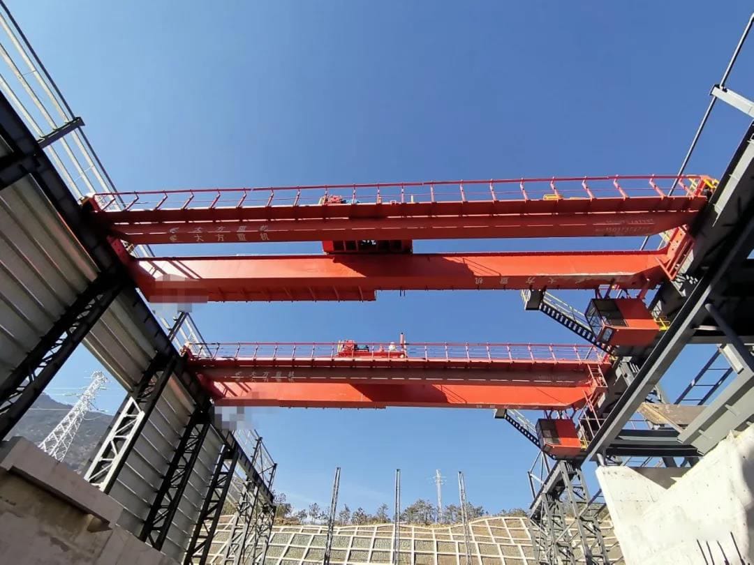 5 QZ32t intelligent cranes serving a group in Wuhan