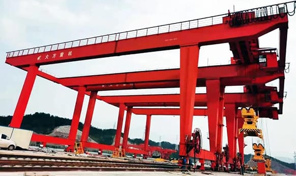 Three GJM40.5t container gantry cranes582 346
