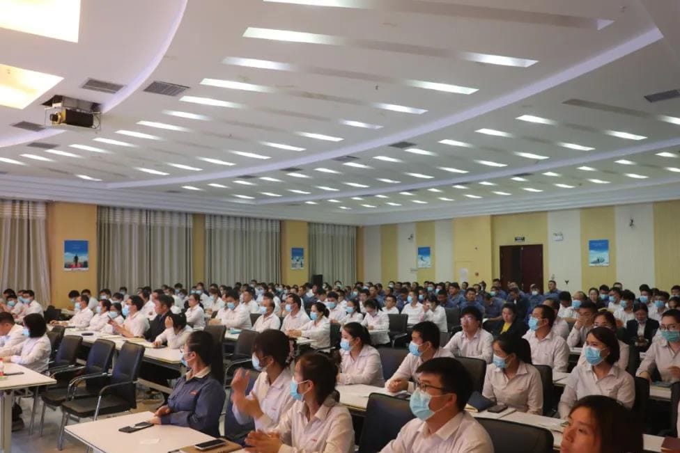 Strengthen school enterprise cooperation4