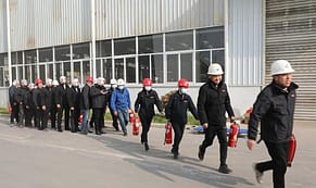 The emergency team takes fire fighting and rescue operations582 346