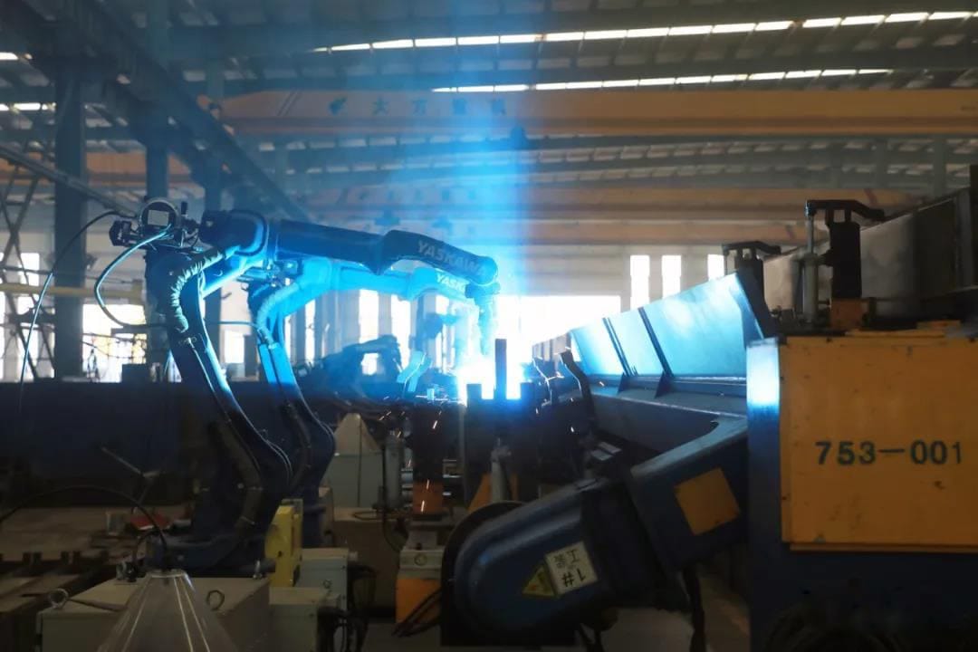The investment in large scale and intelligent equipment has greatly improved production efficiency 2