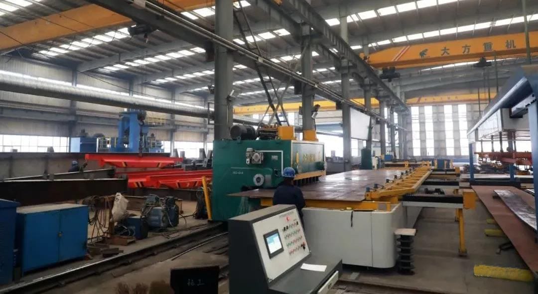 The investment in large scale and intelligent equipment has greatly improved production efficiency 6