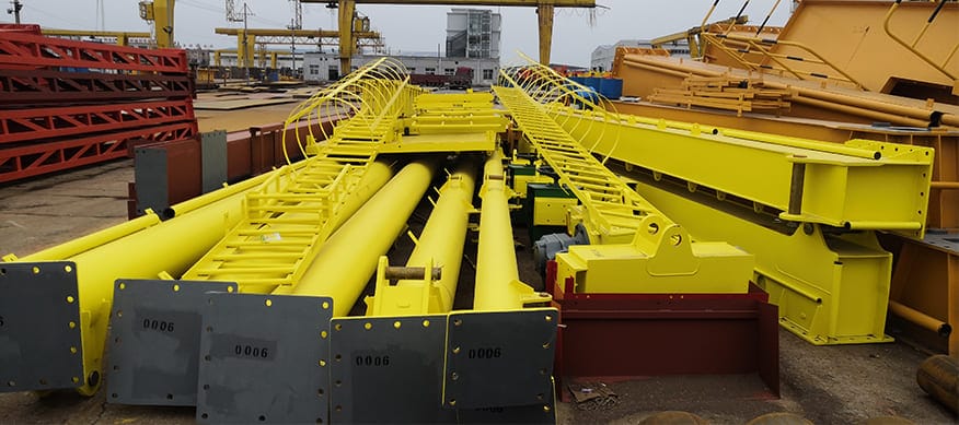 Gantry crane loading872 389