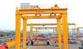 Chinese style door crane